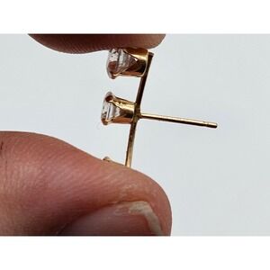 14KT Yellow Gold JCM Cubic Zirconia Stud Earrings Center Post Graduated Stones